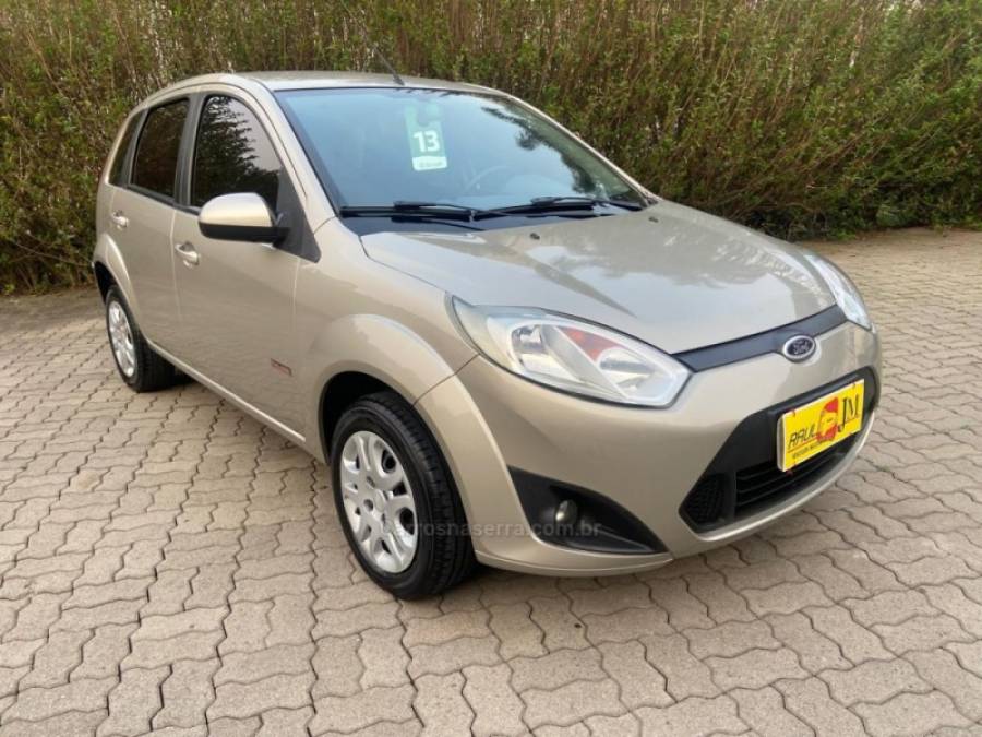 FORD - FIESTA - 2012/2013 - Prata - R$ 32.900,00