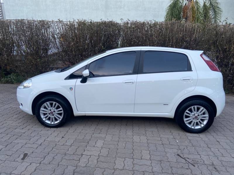 FIAT - PUNTO - 2011/2011 - Branca - R$ 37.900,00
