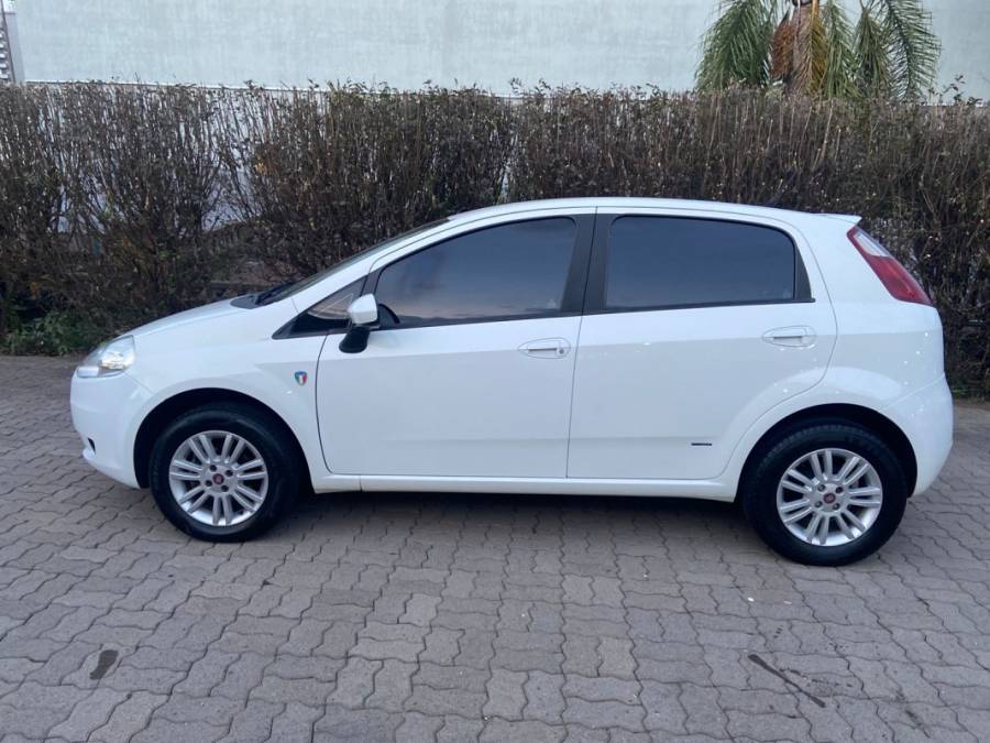 FIAT - PUNTO - 2011/2011 - Branca - R$ 37.900,00
