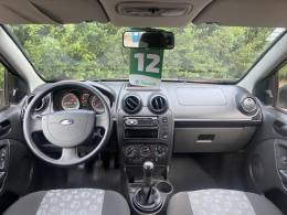 FORD - FIESTA - 2011/2012 - Vermelha - R$ 33.900,00