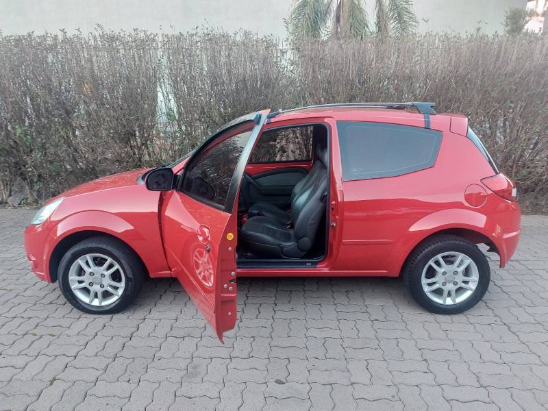 FORD - KA - 2010/2011 - Vermelha - R$ 26.900,00