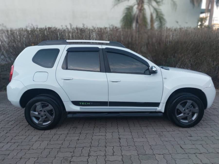 RENAULT - DUSTER - 2013/2014 - Branca - R$ 49.900,00