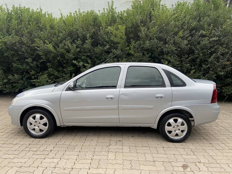 CHEVROLET - CORSA - 2008/2009 - Prata - R$ 29.800,00