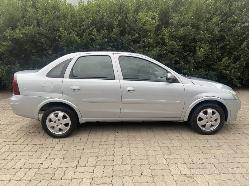 CHEVROLET - CORSA - 2008/2009 - Prata - R$ 29.800,00