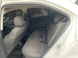 CHEVROLET - ONIX - 2013/2013 - Branca - R$ 43.900,00