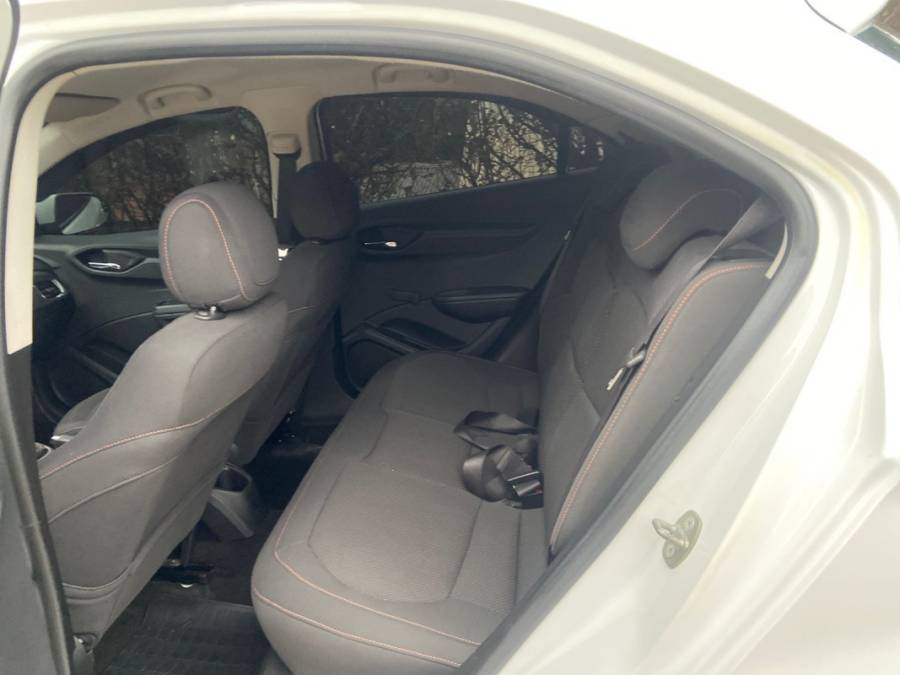 CHEVROLET - ONIX - 2013/2013 - Branca - R$ 43.900,00