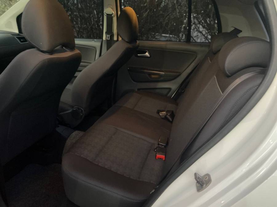 VOLKSWAGEN - FOX - 2016/2016 - Branca - R$ 49.900,00