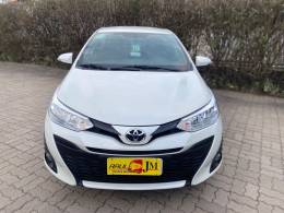 TOYOTA - YARIS - 2018/2019 - Branca - R$ 79.900,00