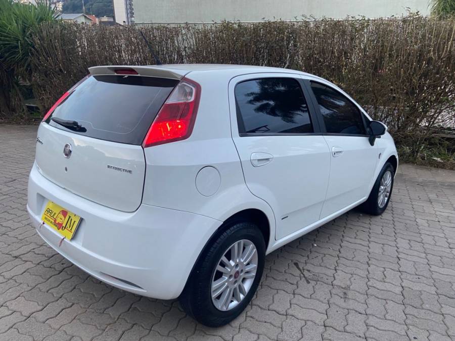 FIAT - PUNTO - 2011/2011 - Branca - R$ 37.900,00