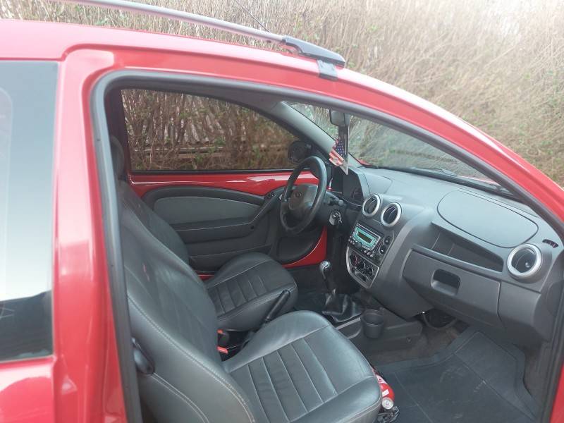FORD - KA - 2010/2011 - Vermelha - R$ 26.900,00