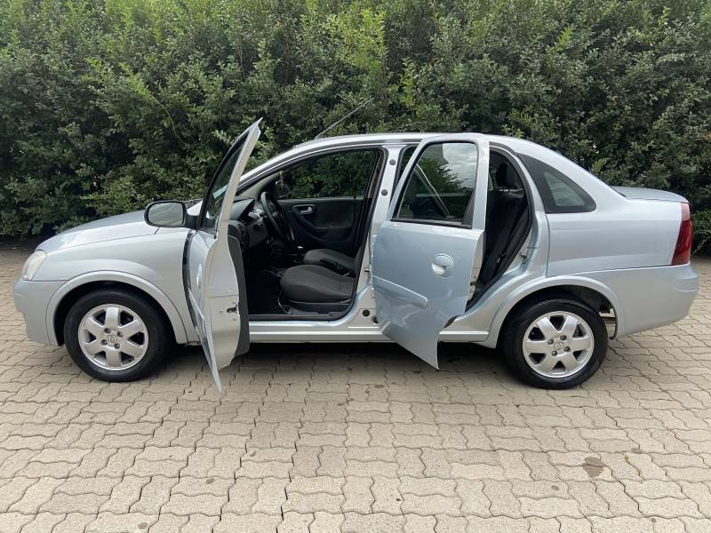 CHEVROLET - CORSA - 2008/2009 - Prata - R$ 29.800,00