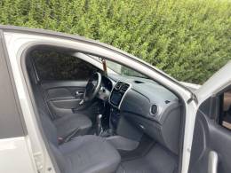 RENAULT - SANDERO - 2015/2015 - Branca - R$ 42.900,00