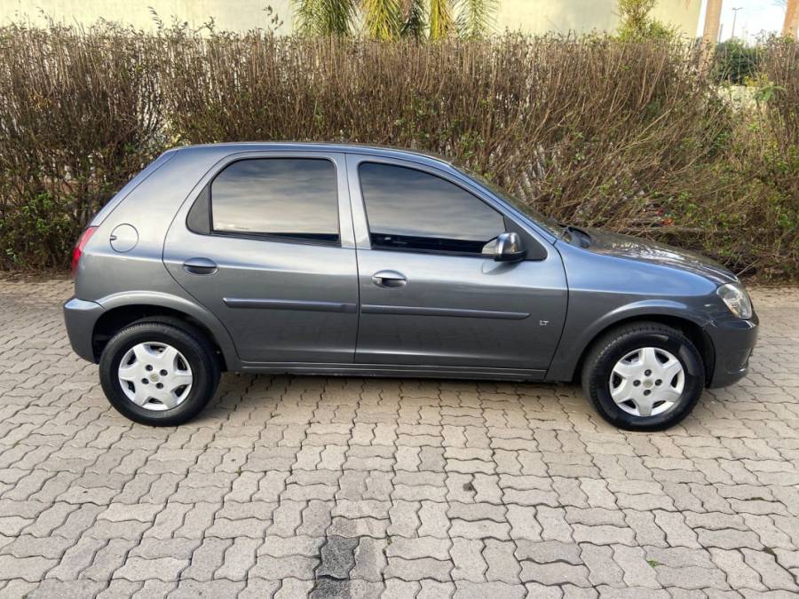 CHEVROLET - CELTA - 2011/2012 - Cinza - R$ 27.900,00