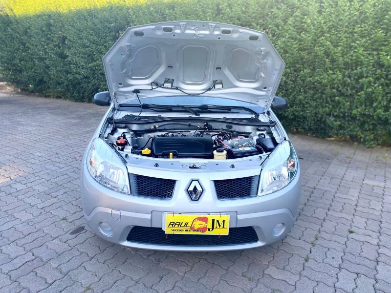 RENAULT - SANDERO - 2009/2010 - Prata - R$ 27.900,00