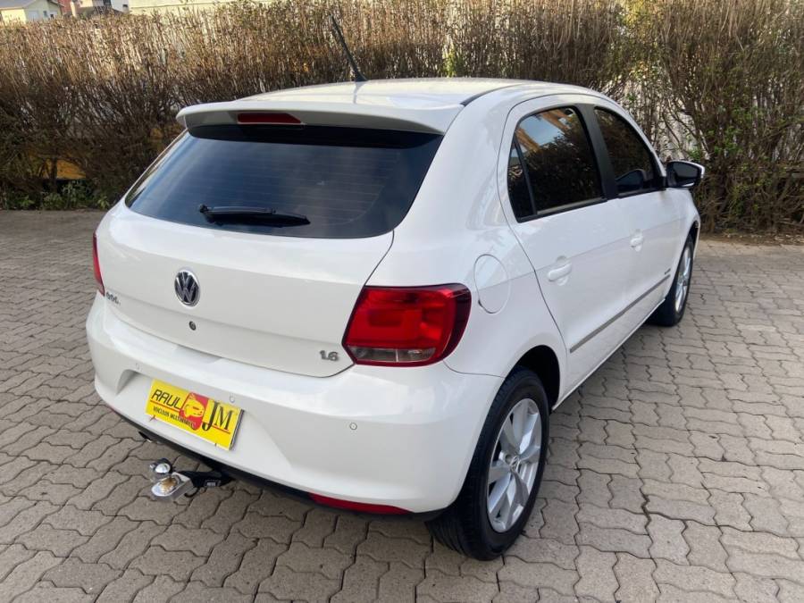 VOLKSWAGEN - GOL - 2013/2014 - Branca - R$ 43.900,00