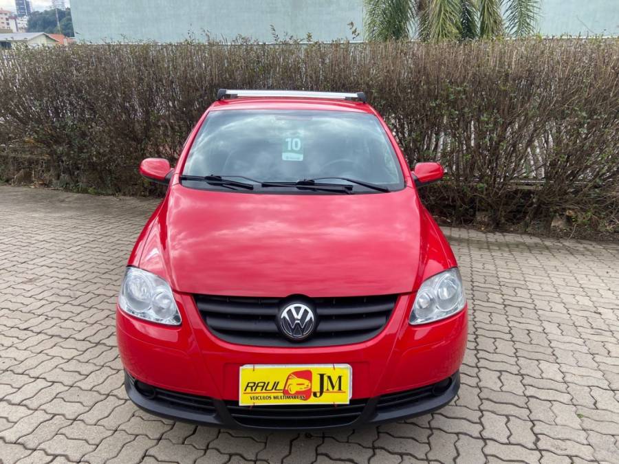 VOLKSWAGEN - FOX - 2009/2010 - Vermelha - R$ 27.900,00