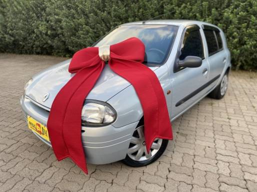 RENAULT - CLIO - 2000/2000 - Prata - R$ 13.900,00