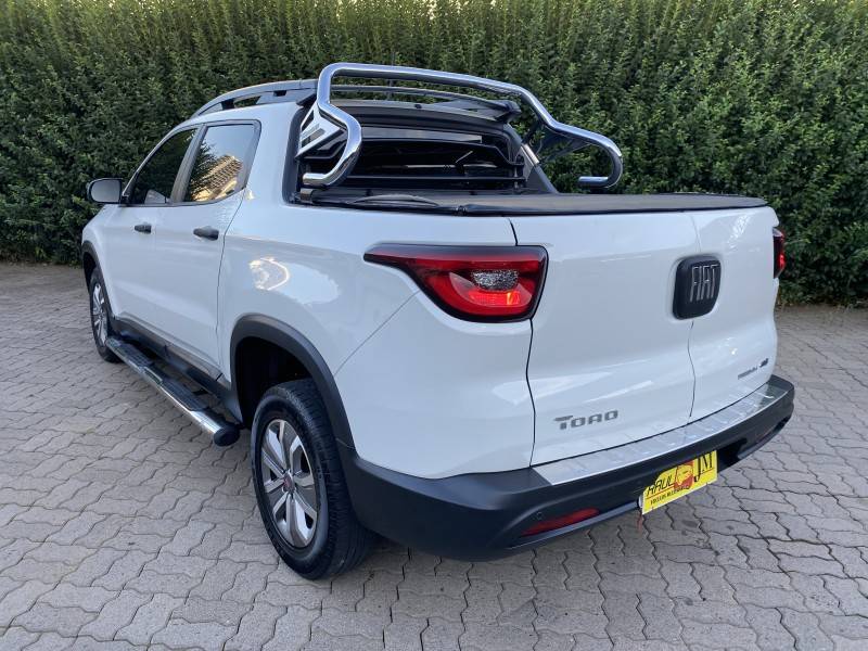 FIAT - TORO - 2016/2017 - Branca - R$ 84.850,00