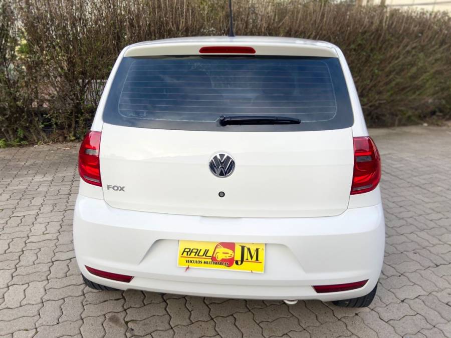 VOLKSWAGEN - FOX - 2013/2014 - Branca - R$ 42.900,00