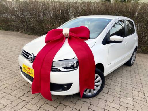 VOLKSWAGEN - FOX - 2013/2014 - Branca - R$ 42.900,00