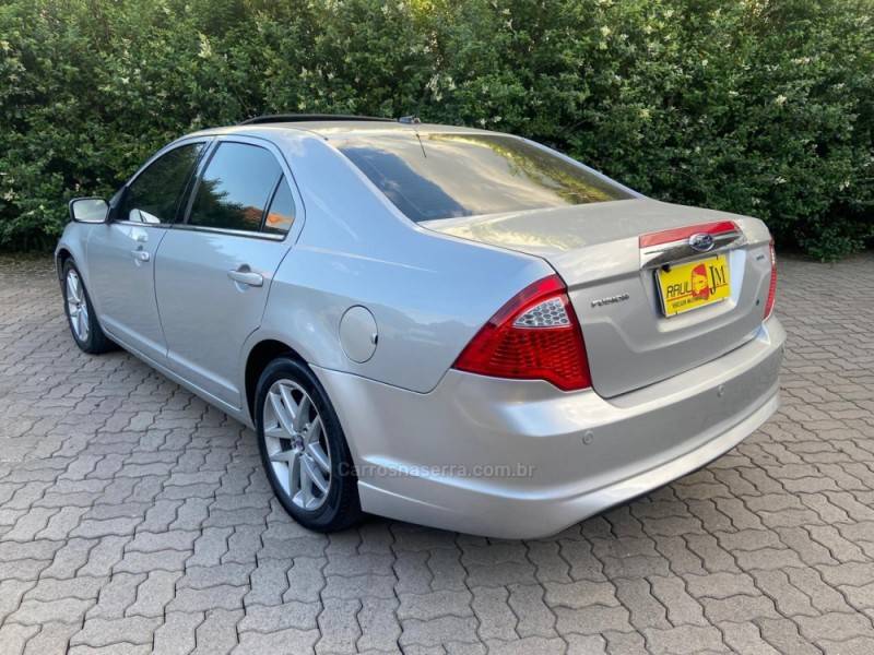 FORD - FUSION - 2009/2010 - Prata - R$ 48.900,00