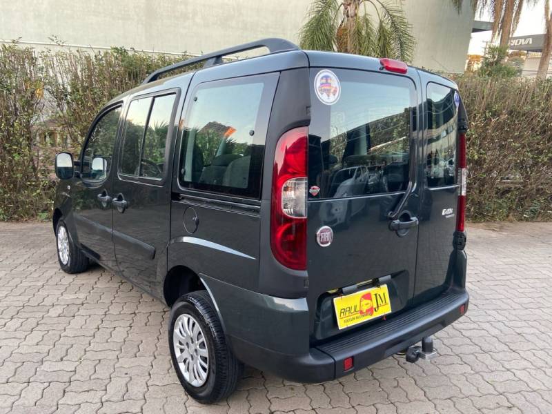 FIAT - DOBLÓ - 2012/2013 - Cinza - R$ 47.900,00