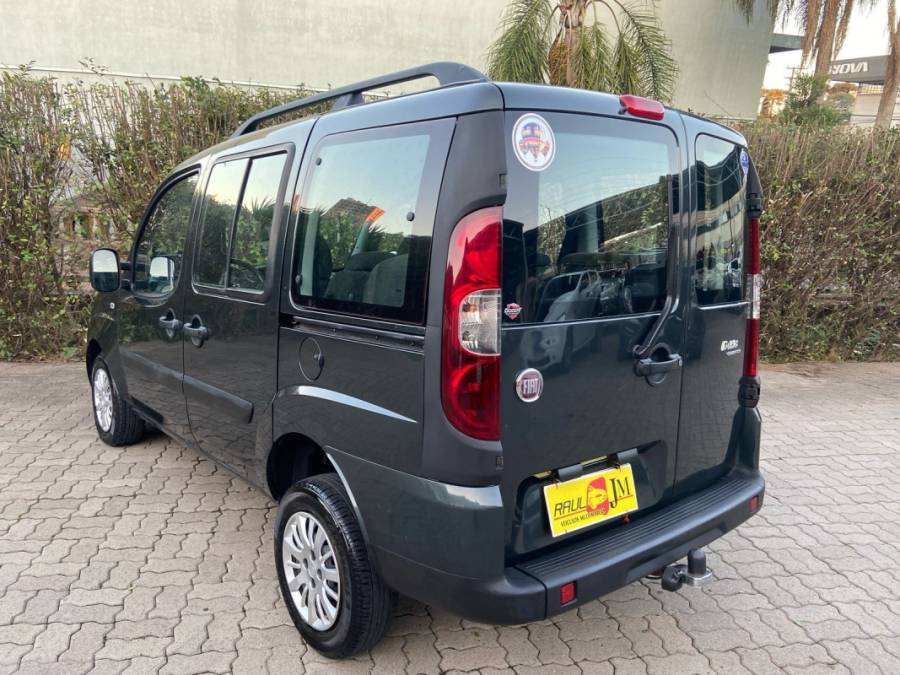 FIAT - DOBLÓ - 2012/2013 - Cinza - R$ 47.900,00