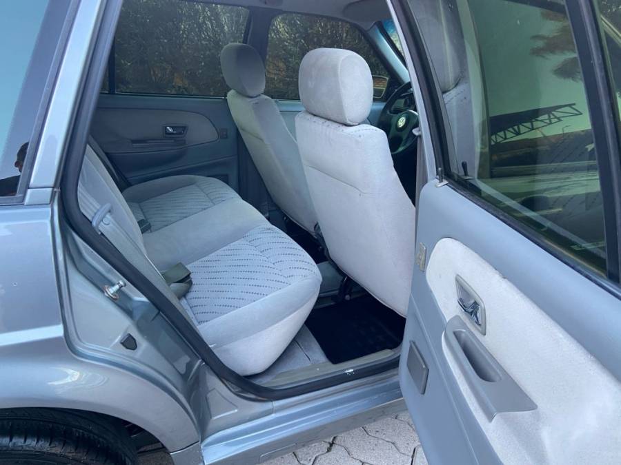 VOLKSWAGEN - SANTANA - 2002/2002 - Cinza - R$ 25.900,00