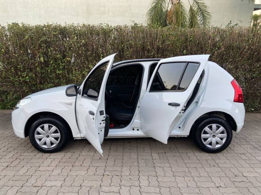 RENAULT - SANDERO - 2011/2011 - Branca - R$ 27.900,00