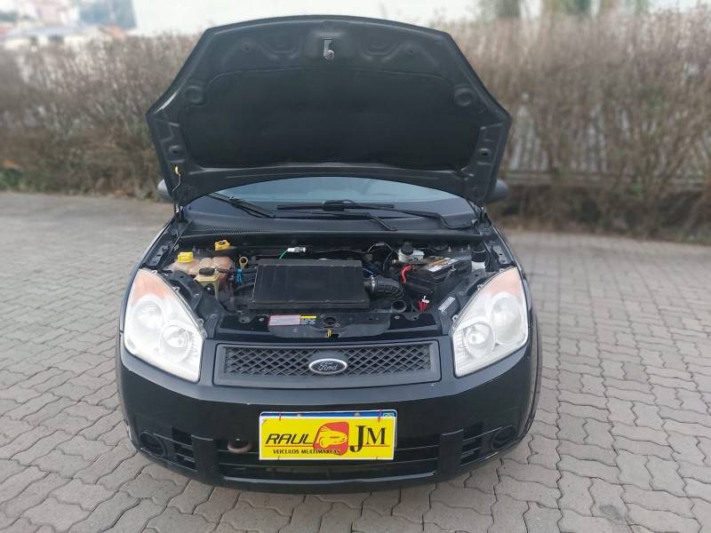 FORD - FIESTA - 2008/2009 - Preta - R$ 25.800,00