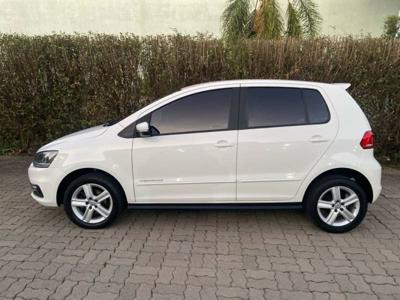 VOLKSWAGEN - FOX - 2016/2016 - Branca - R$ 49.900,00