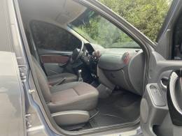 RENAULT - SANDERO - 2013/2014 - Cinza - R$ 42.900,00