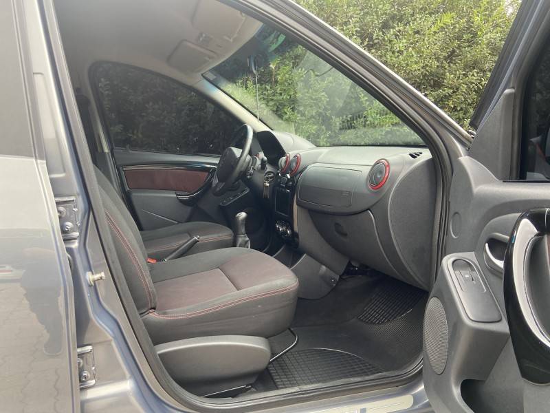 RENAULT - SANDERO - 2013/2014 - Cinza - R$ 42.900,00