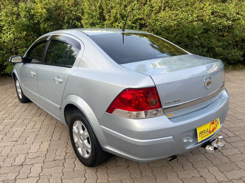 CHEVROLET - VECTRA - 2006/2007 - Prata - R$ 36.900,00