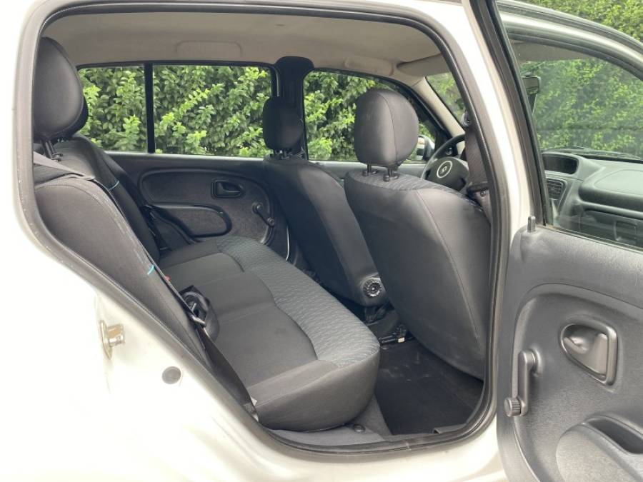 RENAULT - CLIO - 2015/2016 - Branca - R$ 33.900,00