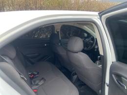 CHEVROLET - ONIX - 2013/2013 - Branca - R$ 43.900,00