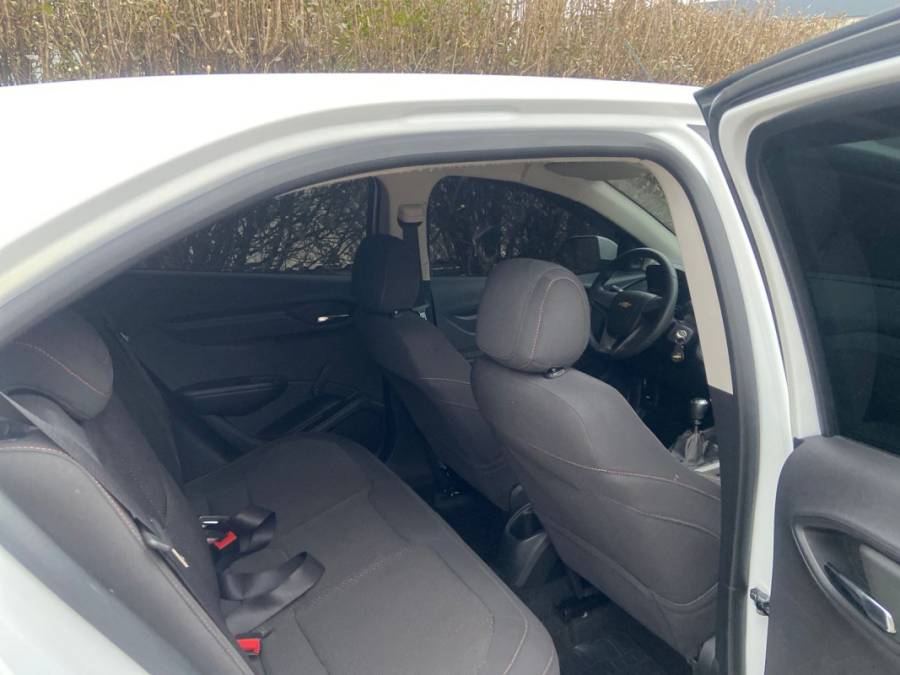 CHEVROLET - ONIX - 2013/2013 - Branca - R$ 43.900,00