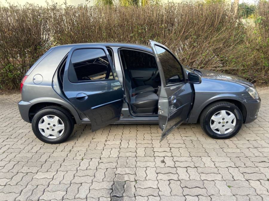 CHEVROLET - CELTA - 2011/2012 - Cinza - R$ 27.900,00