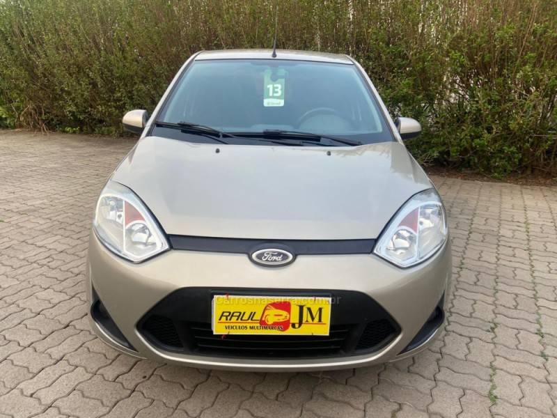 FORD - FIESTA - 2012/2013 - Prata - R$ 32.900,00