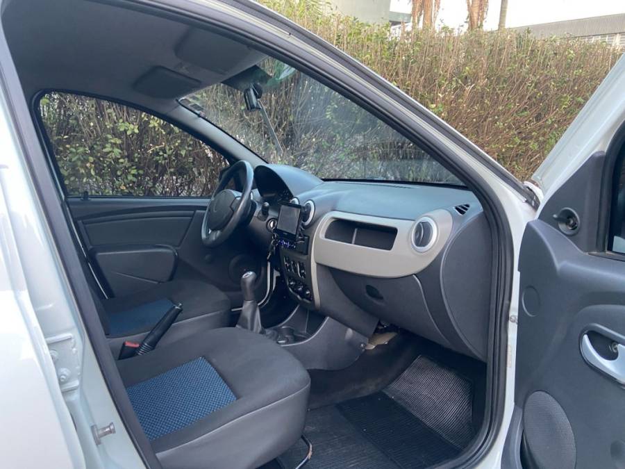 RENAULT - SANDERO - 2011/2011 - Branca - R$ 27.900,00