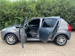 RENAULT - SANDERO - 2009/2009 - Cinza - R$ 27.900,00