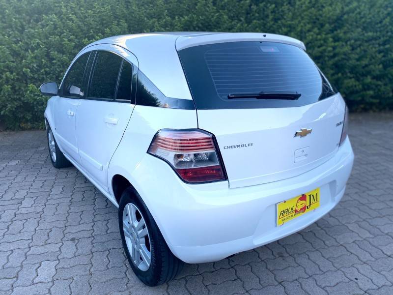 CHEVROLET - AGILE - 2009/2010 - Branca - R$ 33.800,00