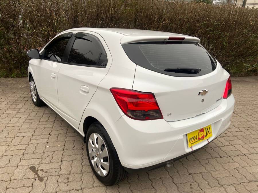 CHEVROLET - ONIX - 2013/2013 - Branca - R$ 43.900,00