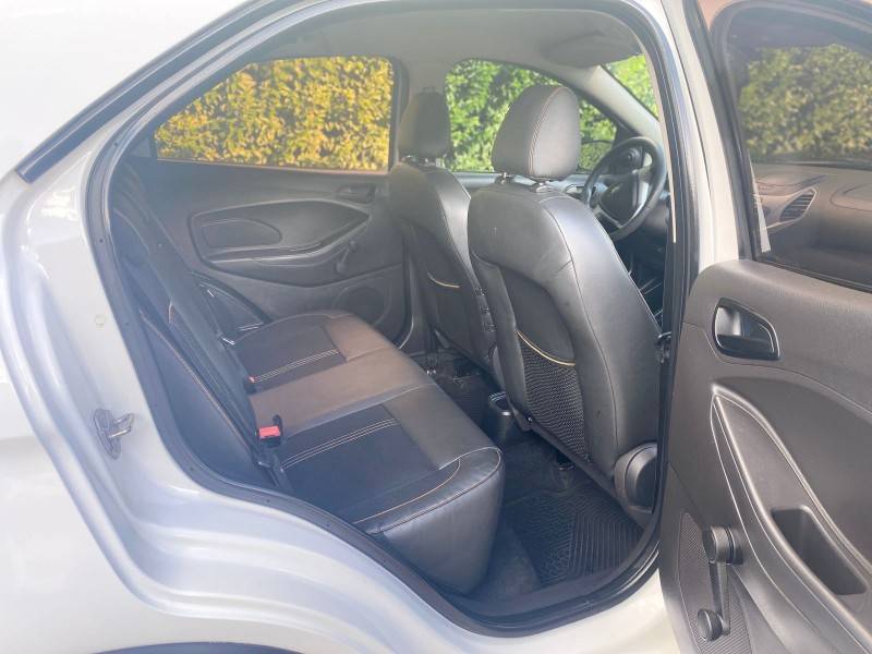 FORD - KA - 2017/2018 - Branca - R$ 46.900,00