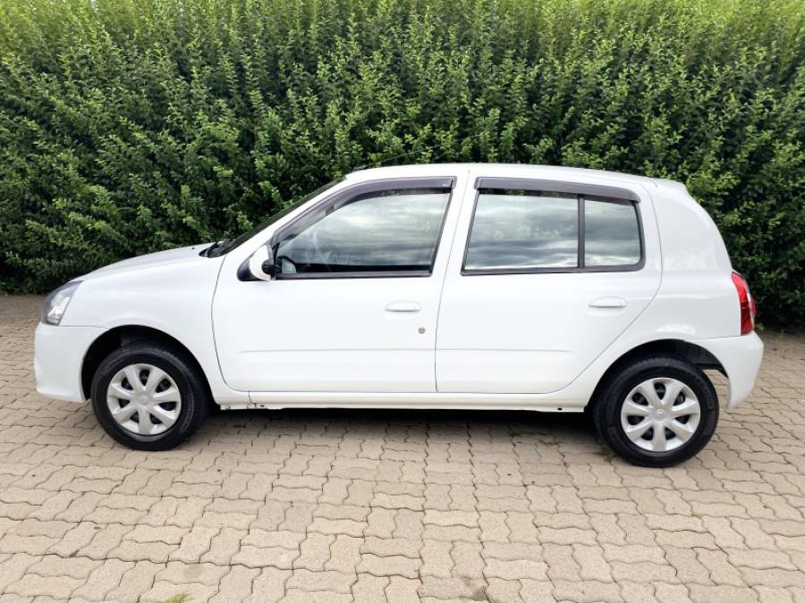 RENAULT - CLIO - 2015/2016 - Branca - R$ 33.900,00
