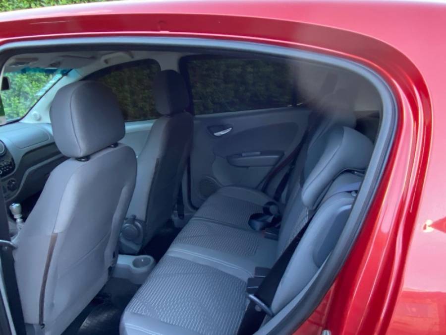 FIAT - PALIO - 2013/2014 - Vermelha - R$ 40.900,00