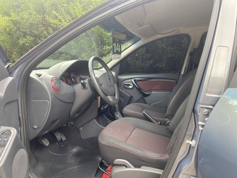 RENAULT - SANDERO - 2013/2014 - Cinza - R$ 42.900,00