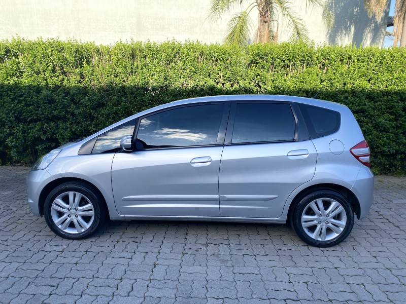 HONDA - FIT - 2010/2011 - Prata - R$ 50.900,00