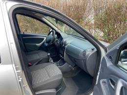 RENAULT - SANDERO - 2013/2014 - Prata - R$ 32.900,00