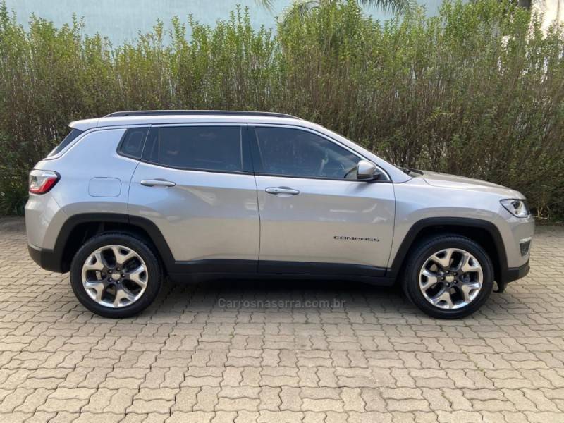 JEEP - COMPASS - 2018/2019 - Prata - R$ 102.900,00